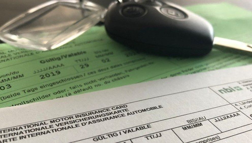 Proč má u stejného auta jeden řidič o polovinu levnější povinné ručení než druhý (a jak z toho vytěžit maximum s PorovnejMe)